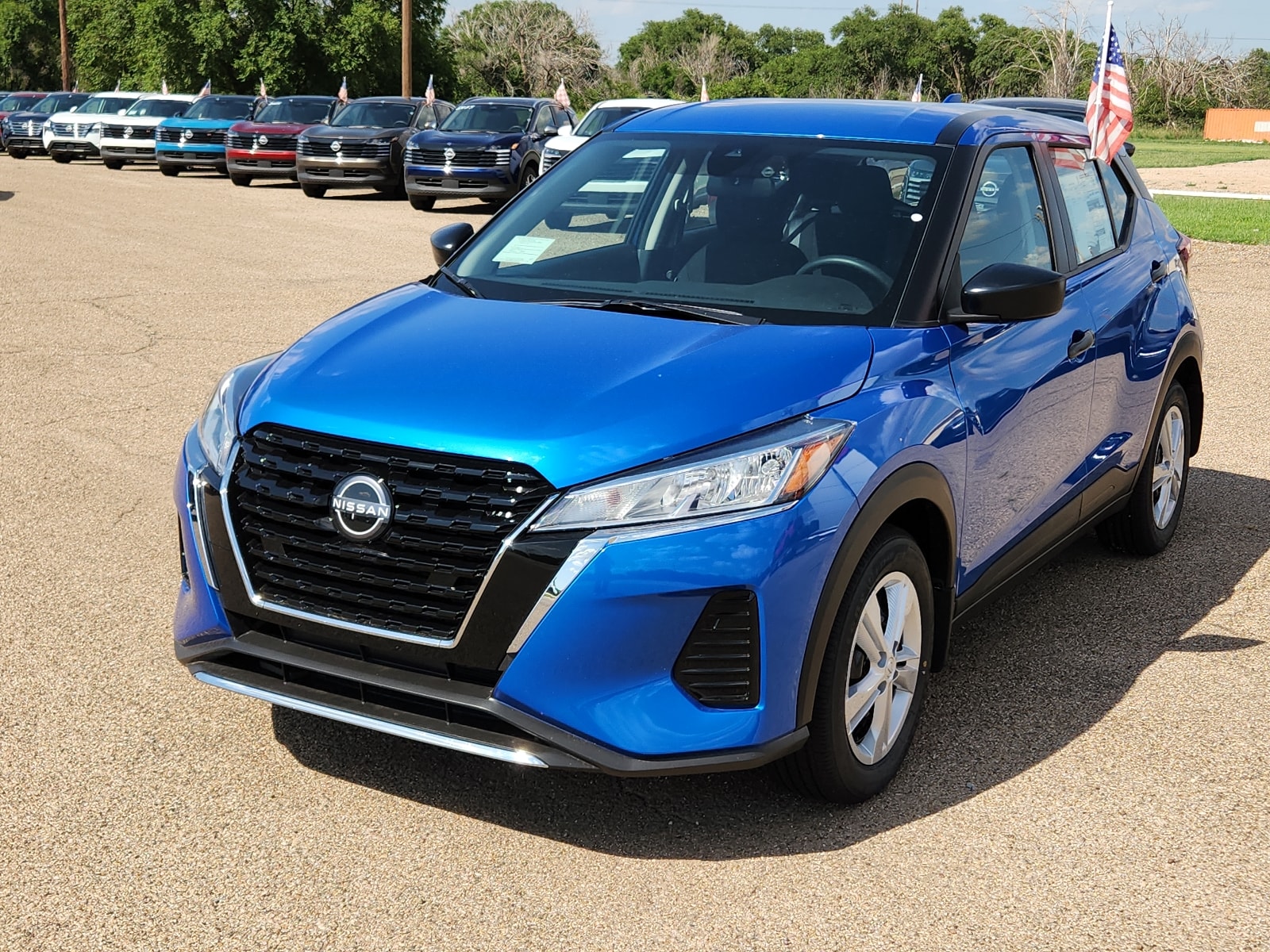 2025 Nissan KICKS PLAY Base's photo