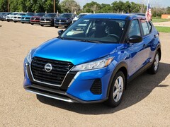 2025 Nissan Kicks Play S SUV