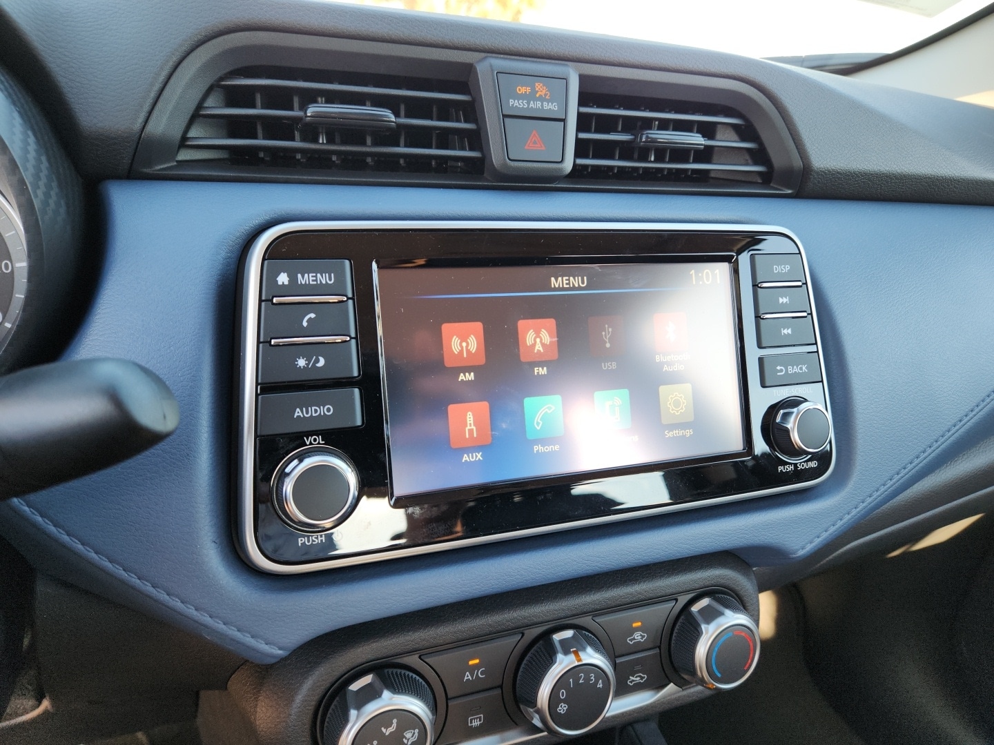 2025 Nissan Versa Sedan SV - Photo 14