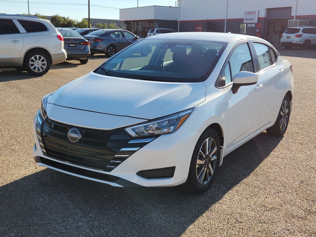 New 2025 Nissan Versa 1.6 SV Sedan