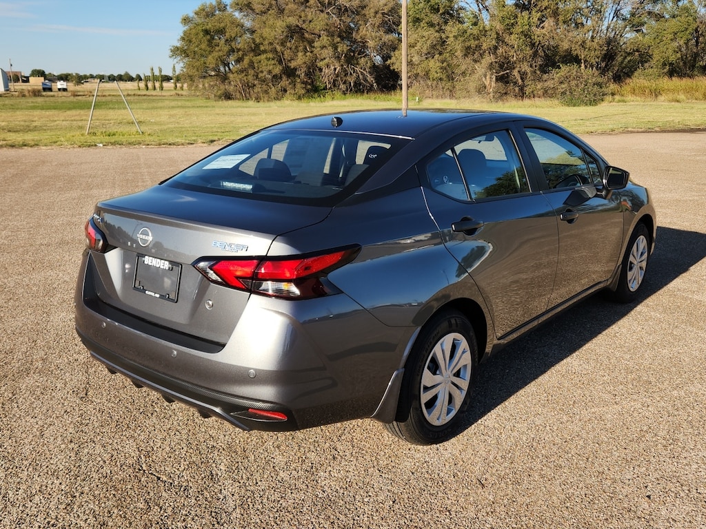 New 2025 Nissan Versa 1.6 S Sedan