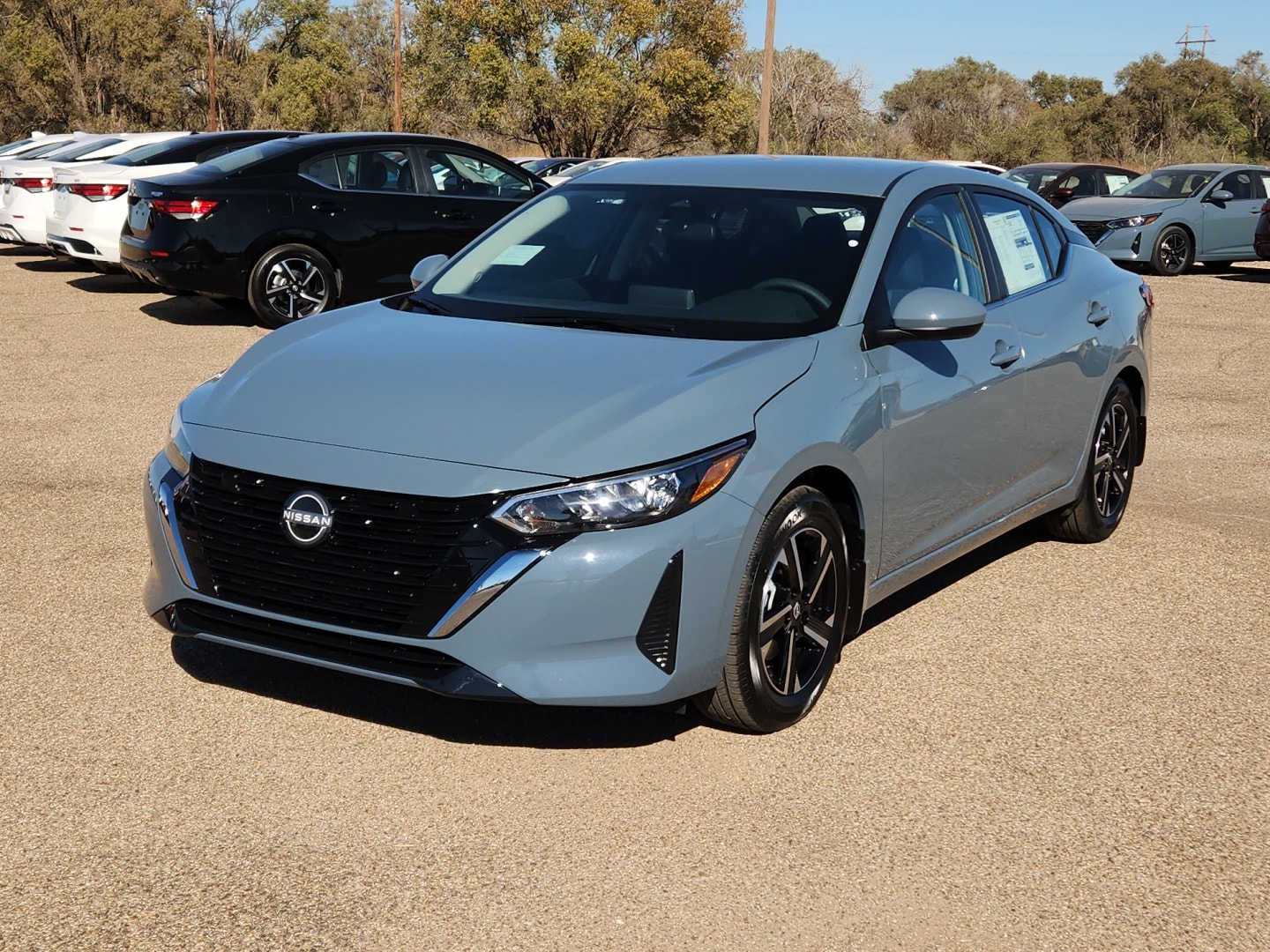 2025 Nissan Sentra SV's photo