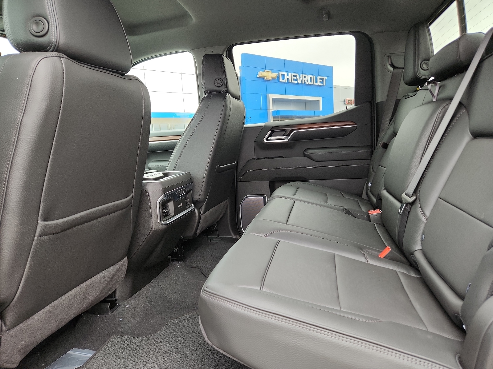 2026 GMC Sierra 1500 Denali - Photo 9