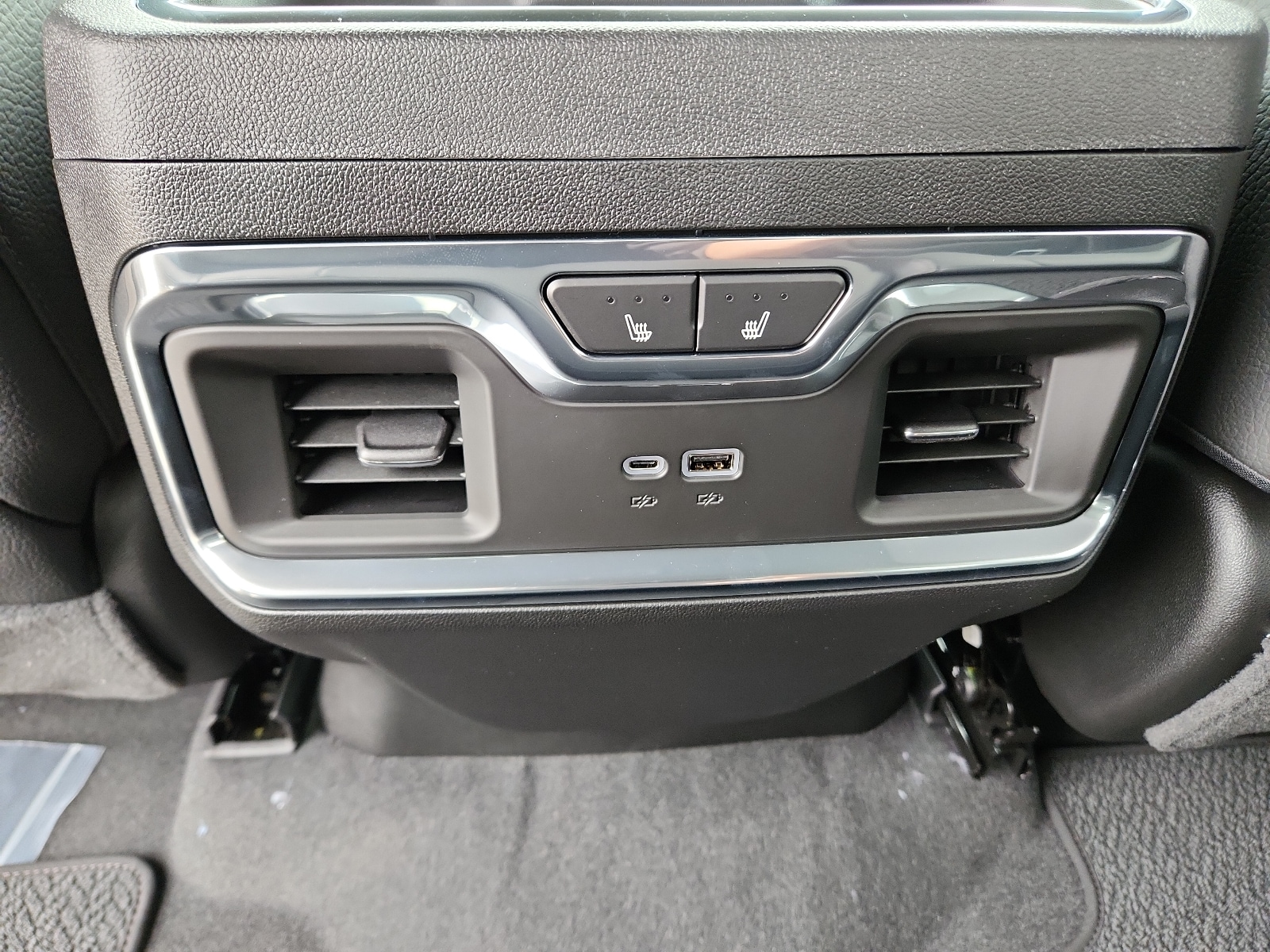 2026 GMC Sierra 1500 Denali - Photo 10