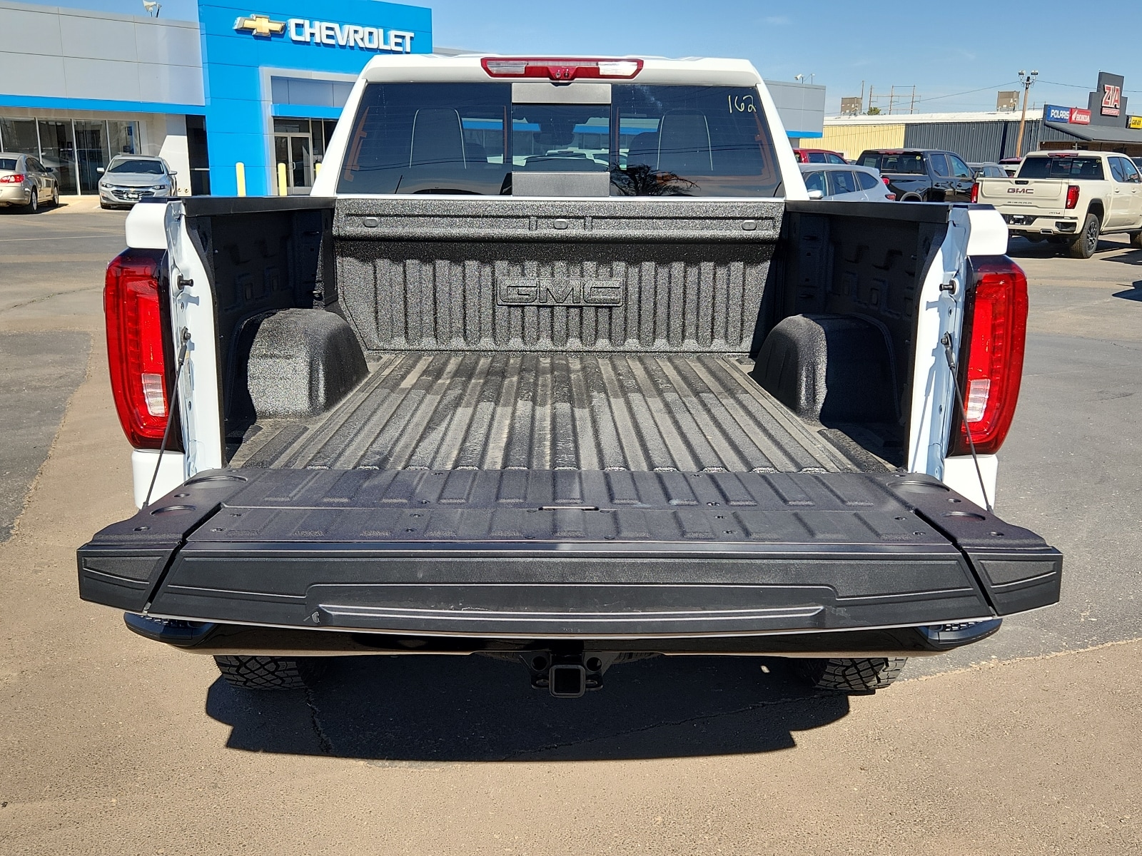 2026 GMC Sierra 1500 AT4X - Photo 10