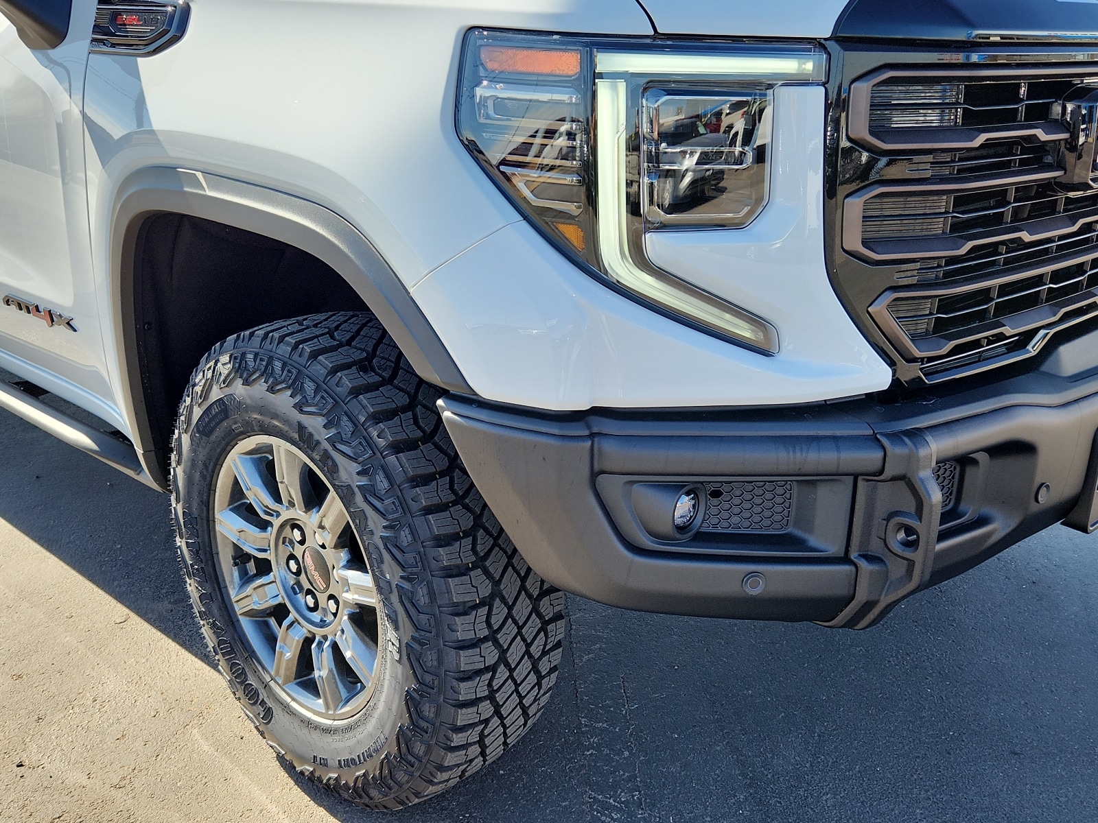 2026 GMC Sierra 1500 AT4X - Photo 6