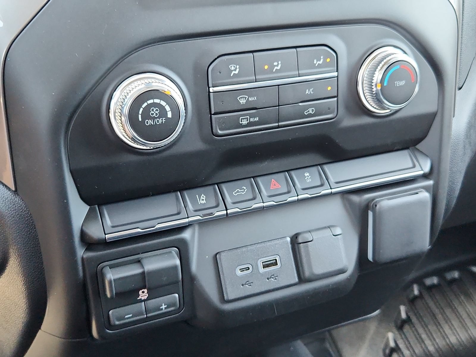 2026 GMC Sierra 3500HD Pro - Photo 17