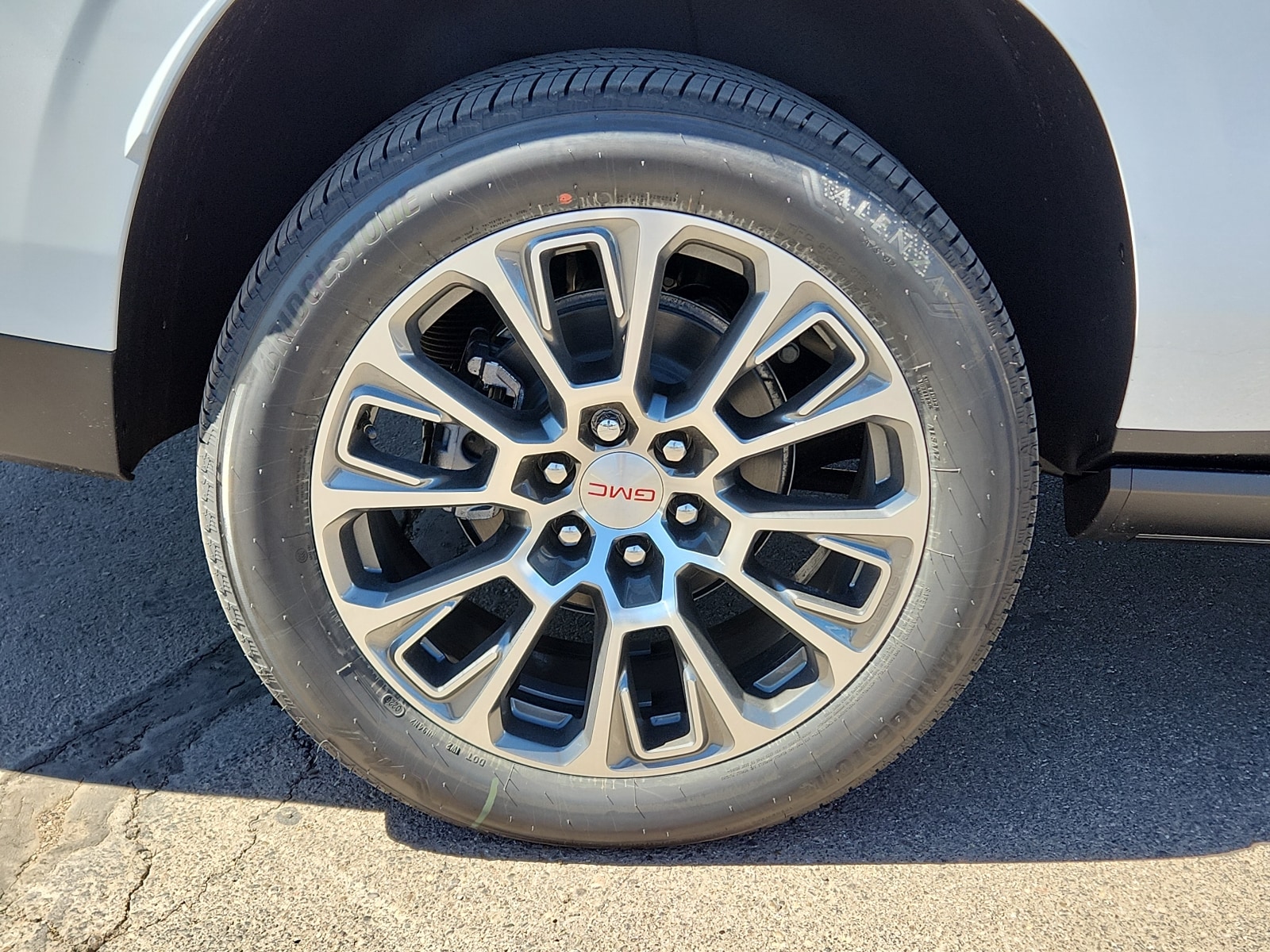 2026 GMC Yukon XL Denali - Photo 7