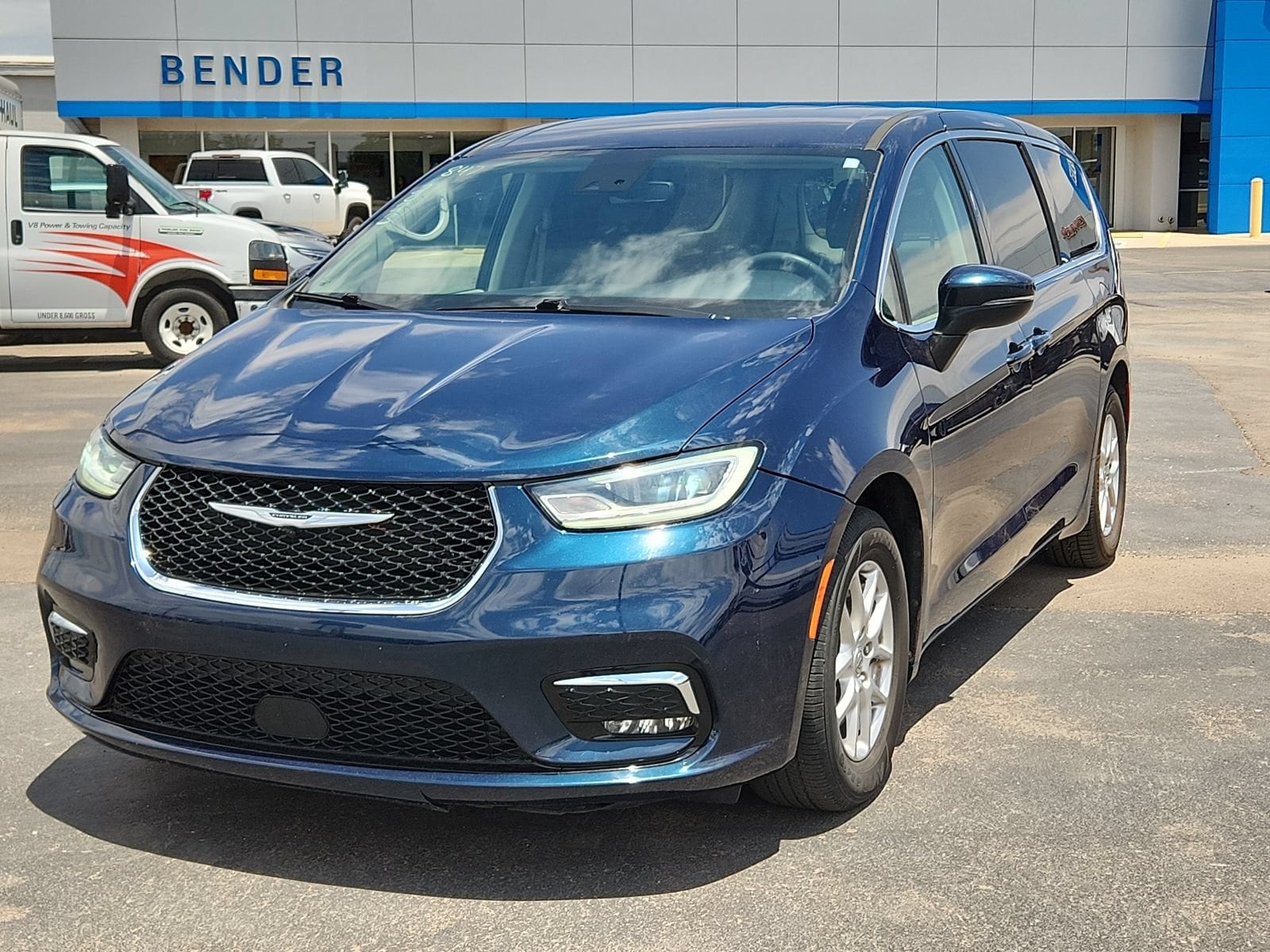 2023 Chrysler Pacifica Touring L's photo