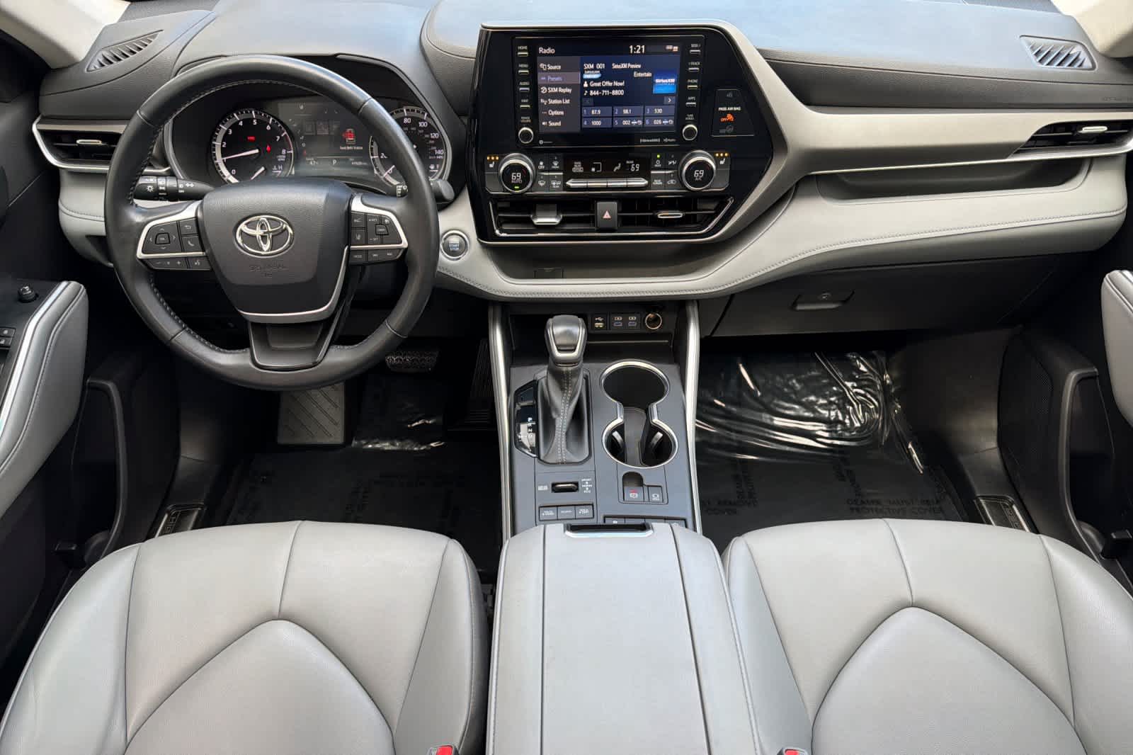 Thumbnail: 2022 Toyota Highlander - 3