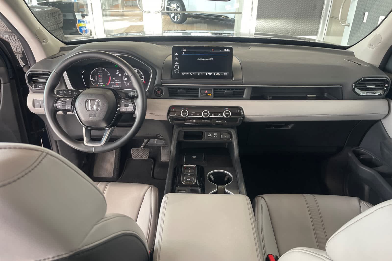 Thumbnail: 2023 Honda Pilot - 3