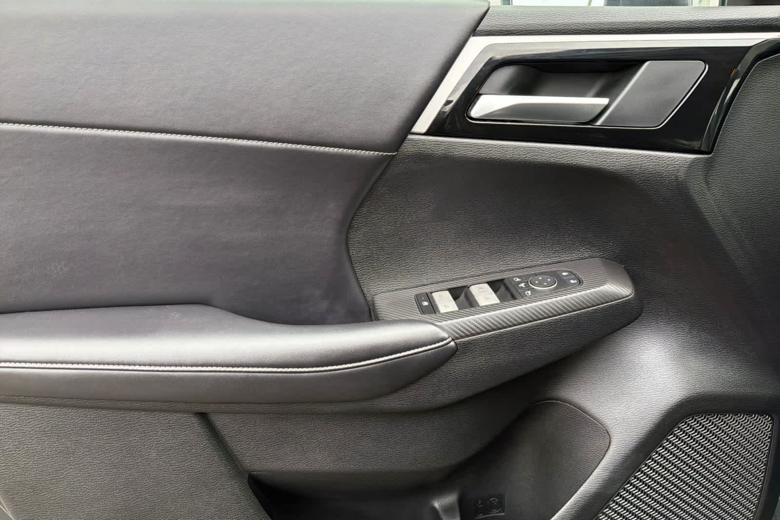 Thumbnail: 2024 Mitsubishi Outlander - 14