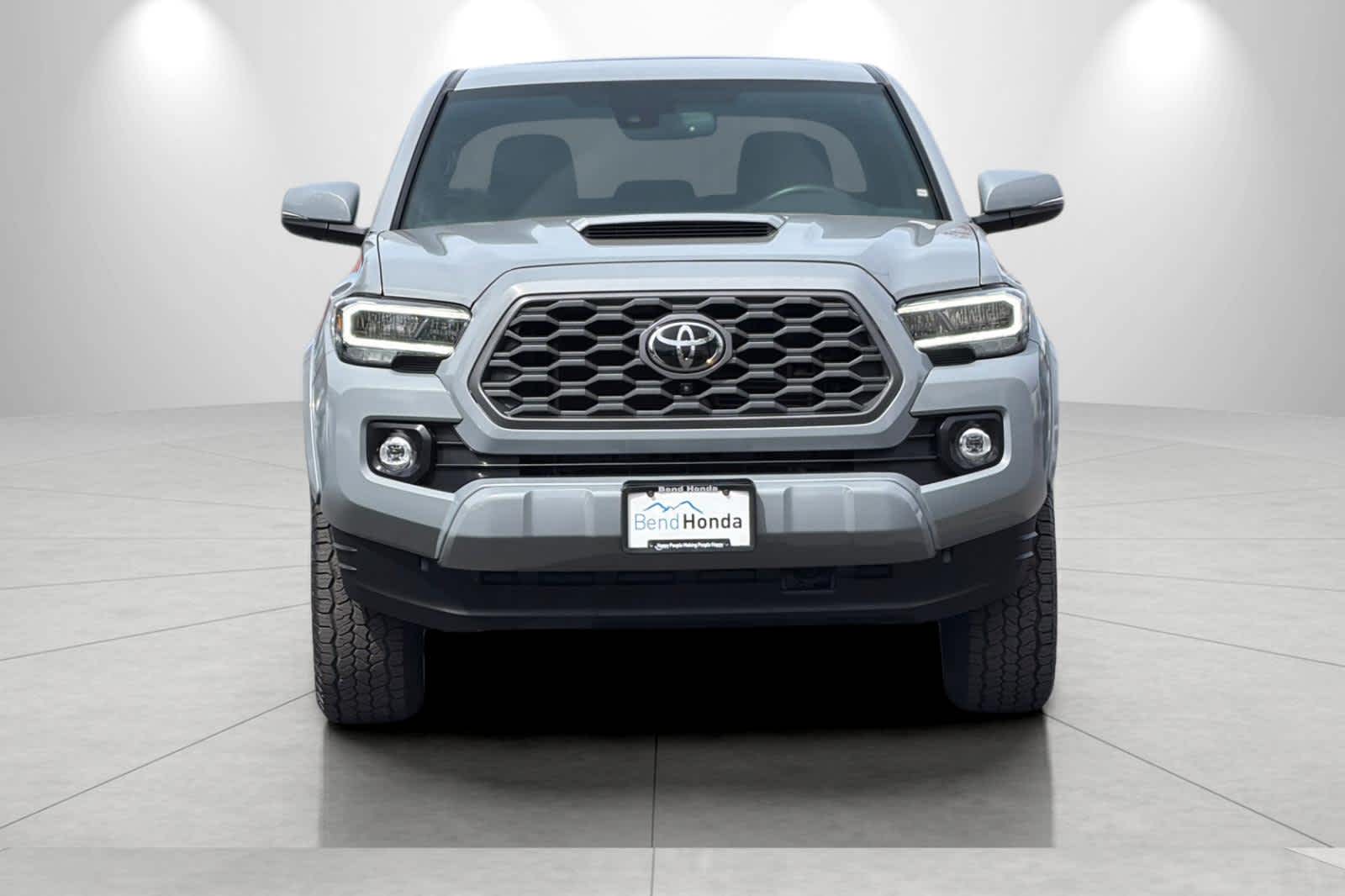 Thumbnail: 2020 Toyota Tacoma - 10