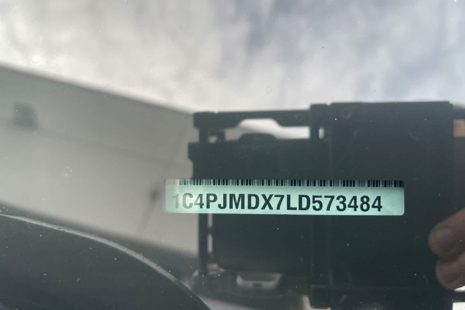 Thumbnail: 2020 Jeep Cherokee - 15