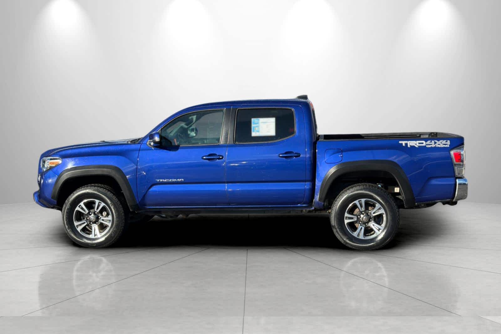 Thumbnail: 2022 Toyota Tacoma - 5