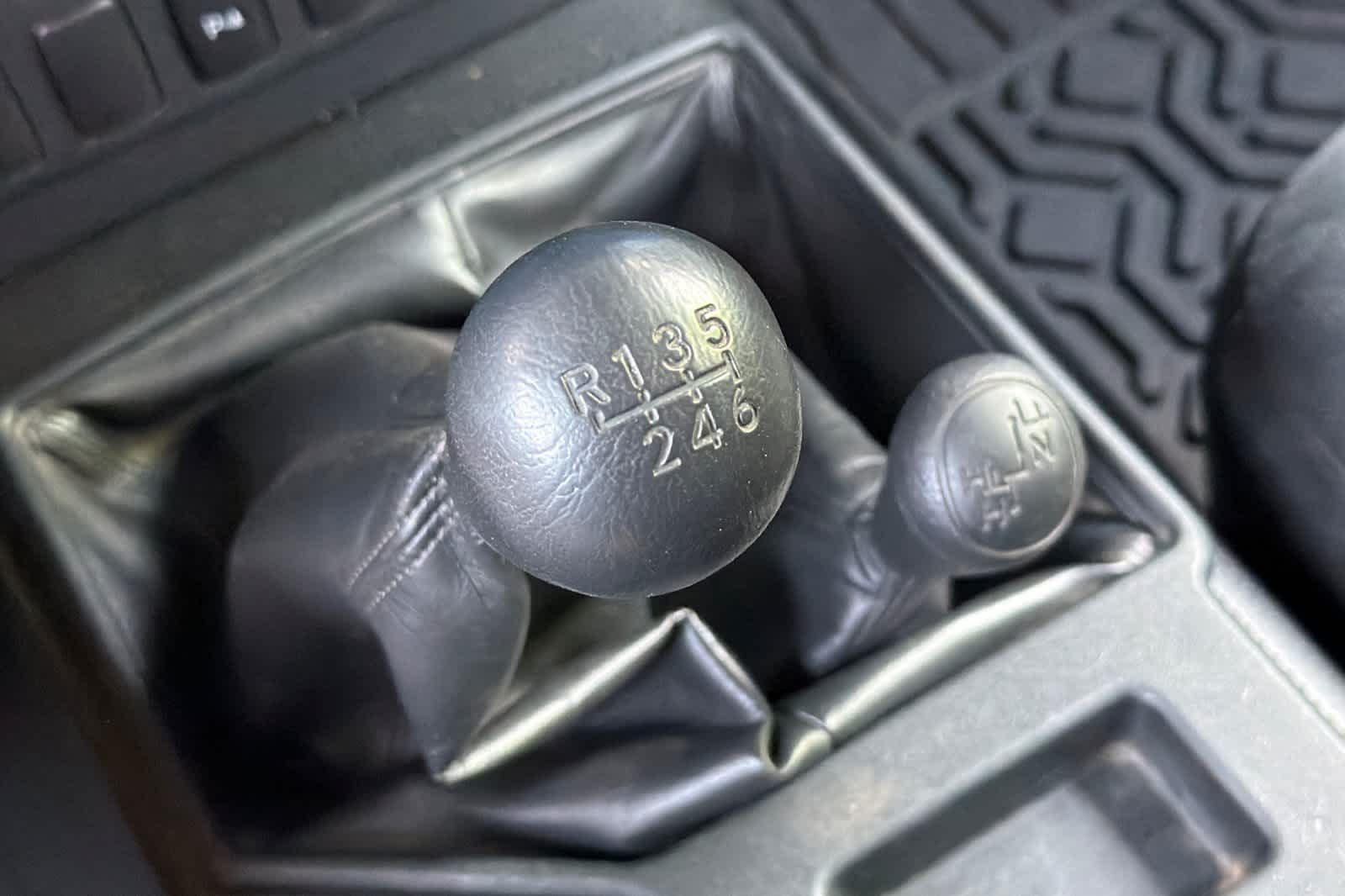 Thumbnail: 2007 Toyota FJ Cruiser - 21