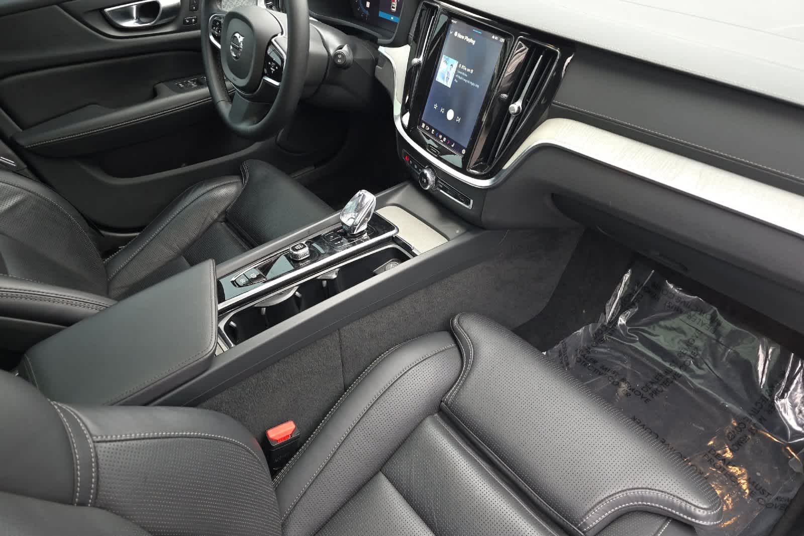 Thumbnail: 2024 Volvo S60 - 18