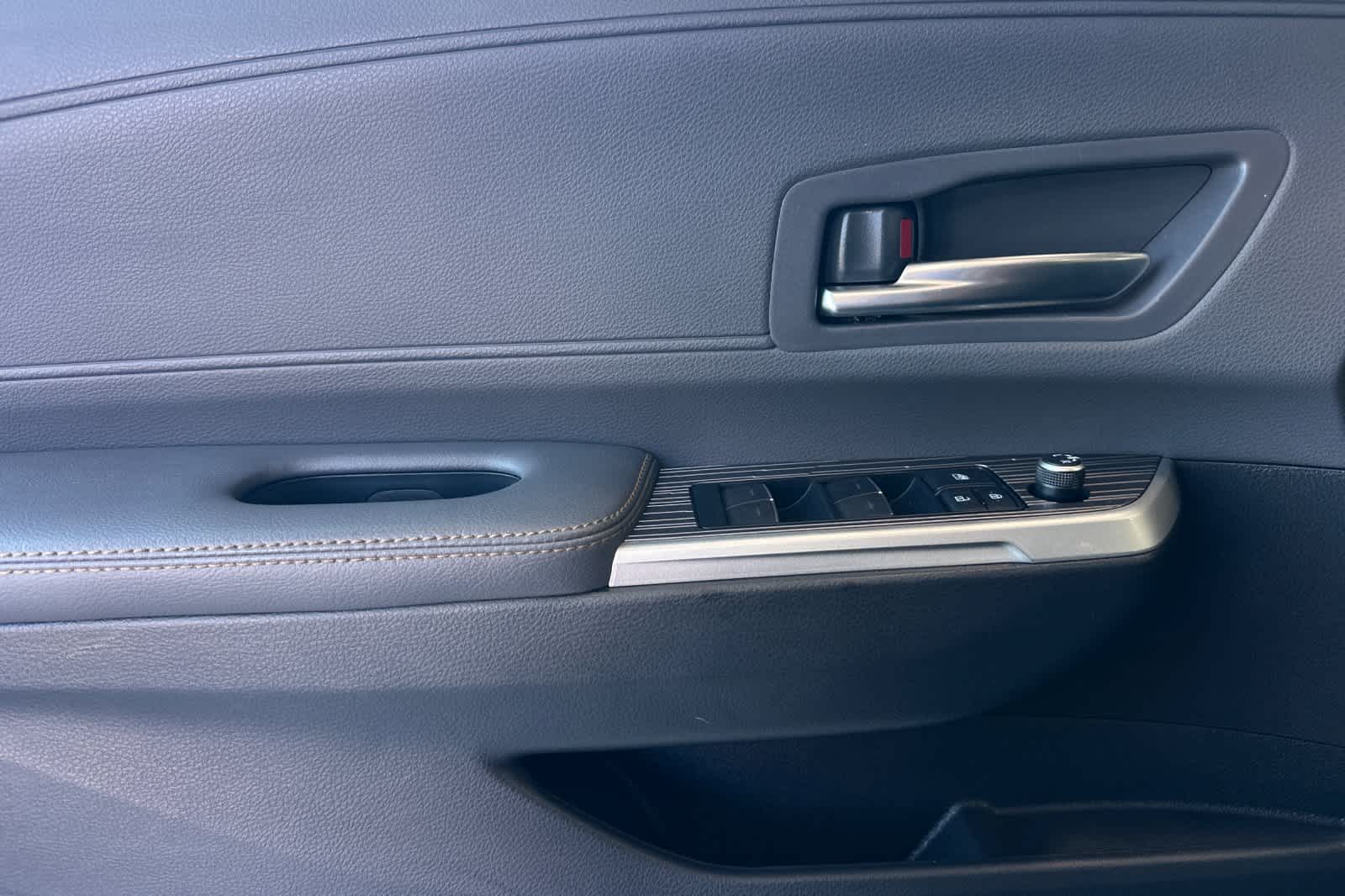Thumbnail: 2022 Toyota Sienna - 13