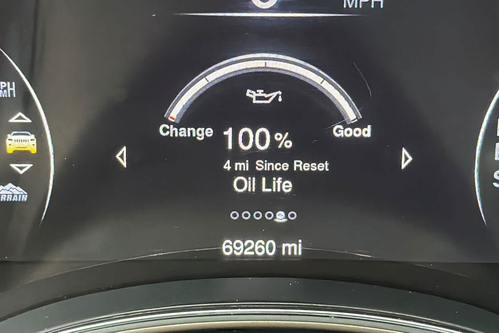 Thumbnail: 2015 Jeep Grand Cherokee - 28