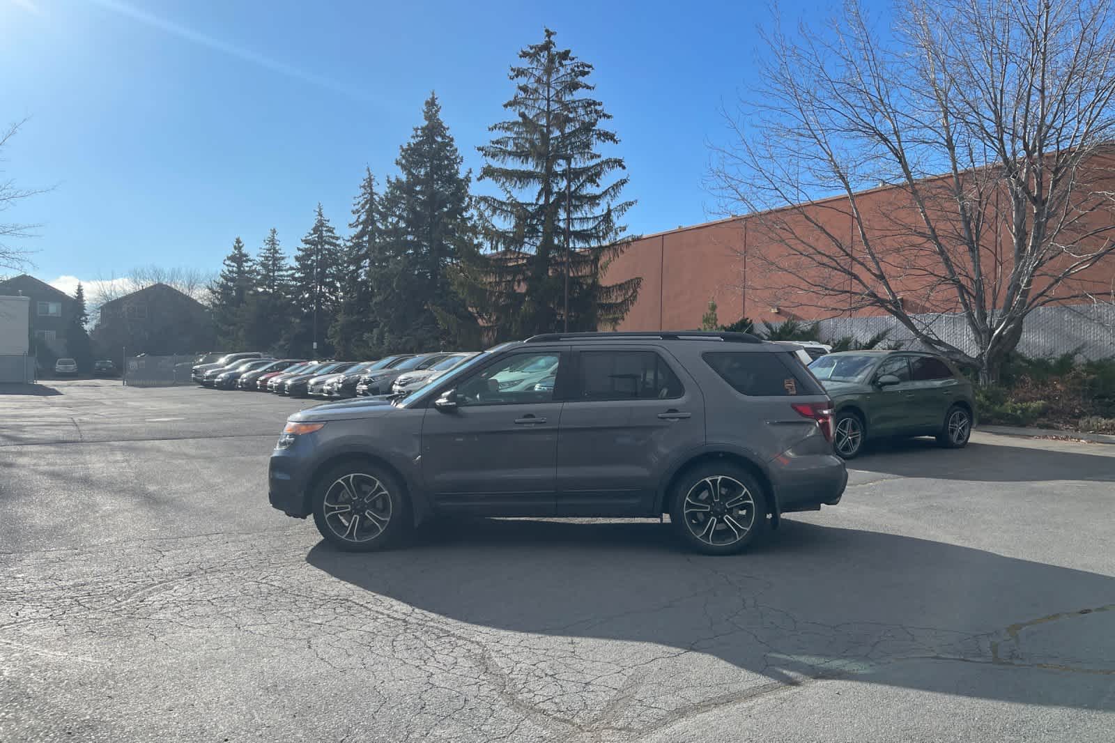 Thumbnail: 2015 Ford Explorer - 5