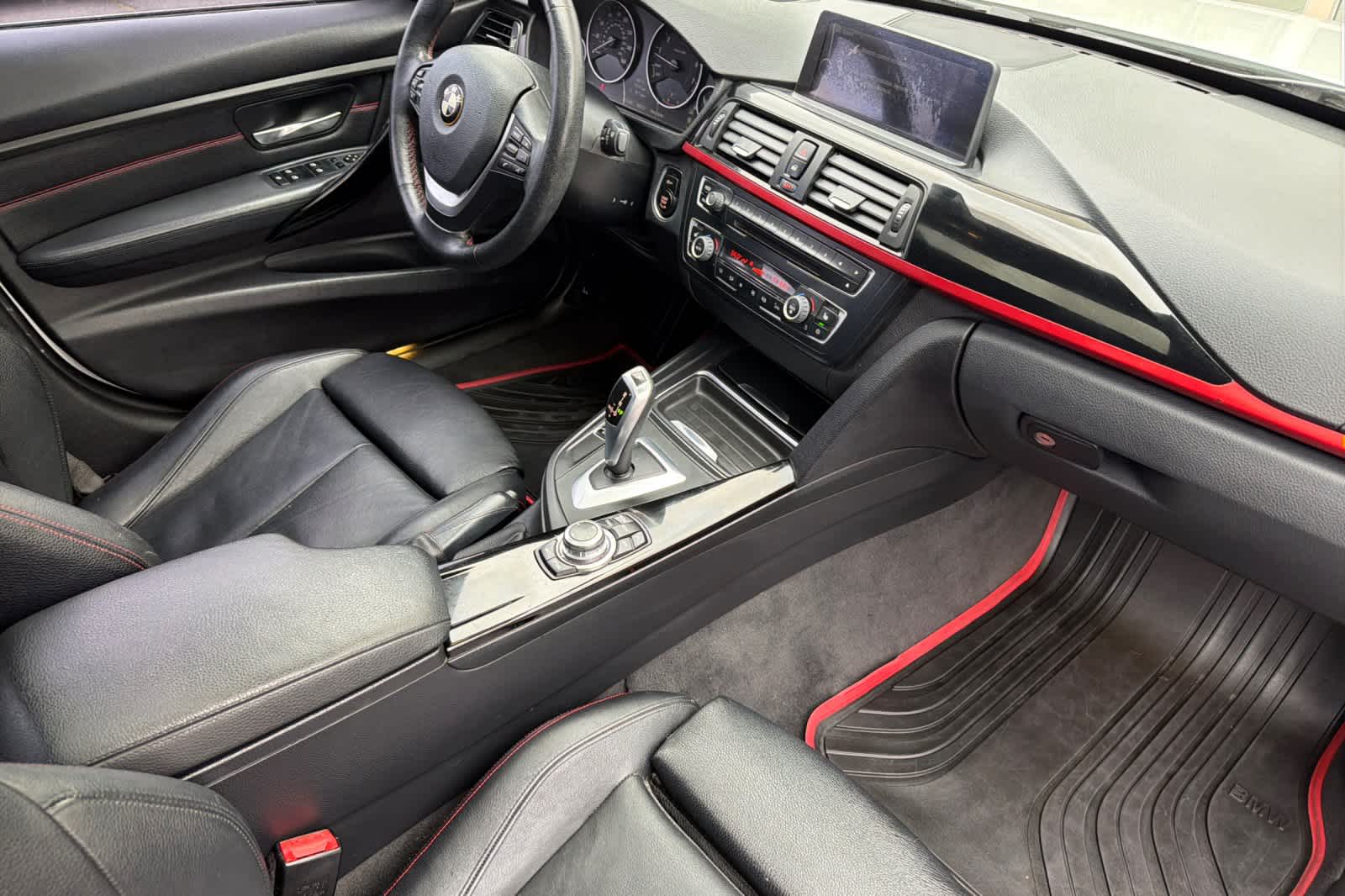 Thumbnail: 2012 BMW 3 Series - 17