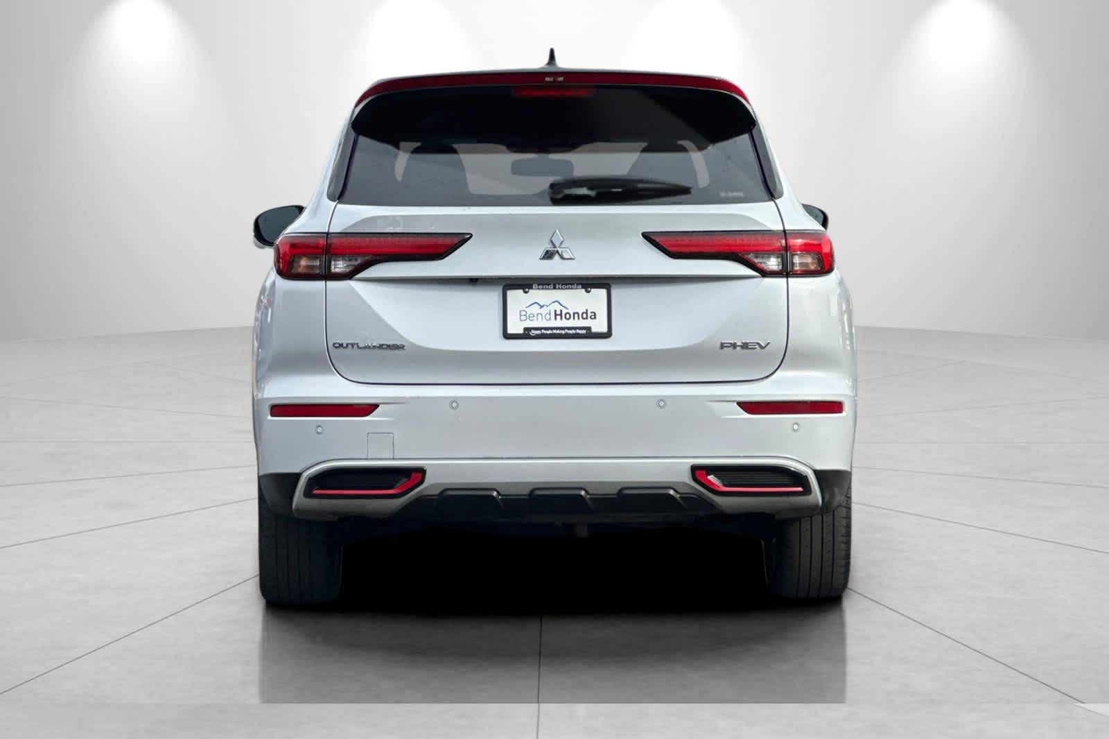 Thumbnail: 2024 Mitsubishi Outlander - 7