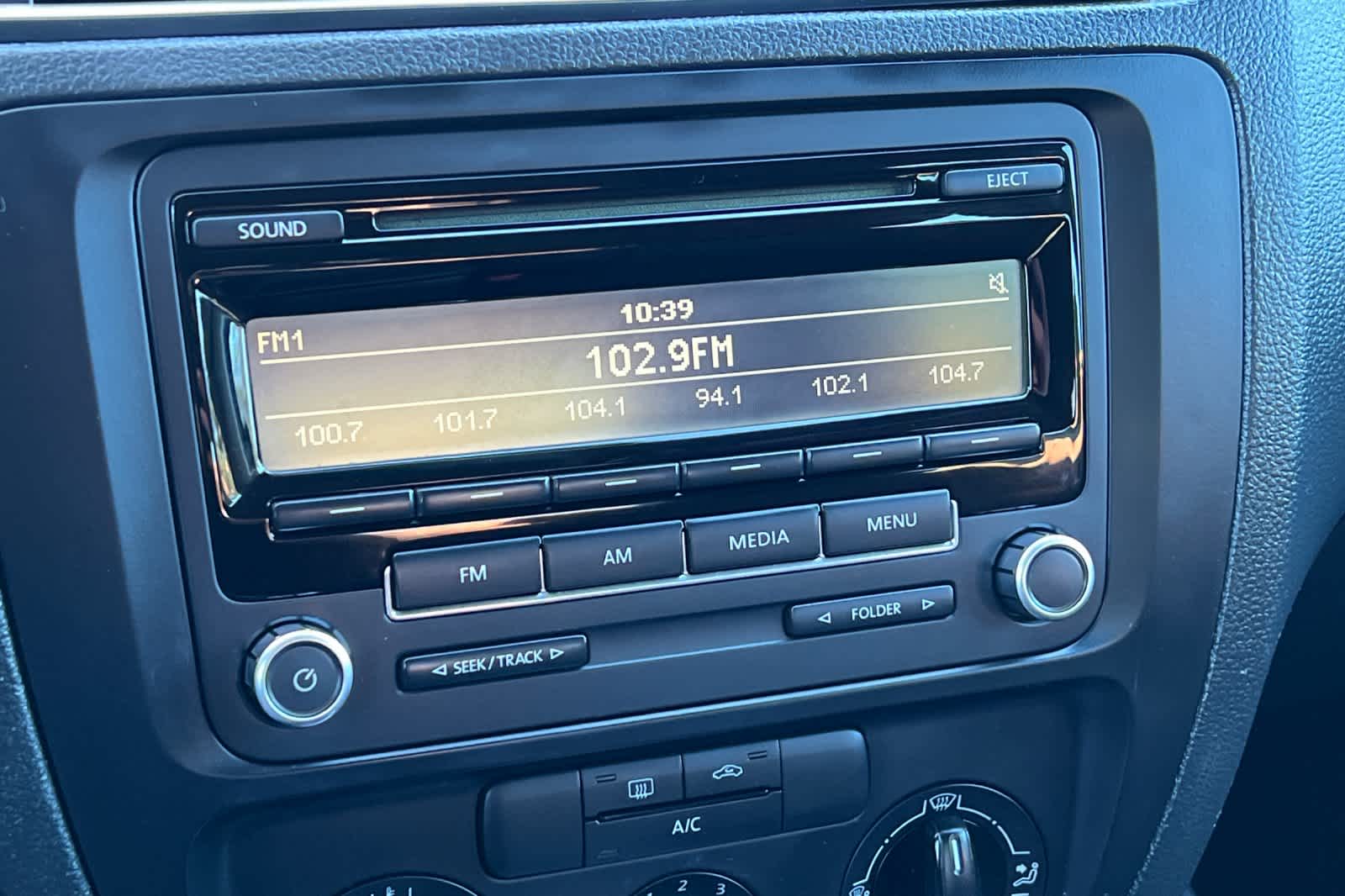 Thumbnail: 2014 Volkswagen Jetta - 19