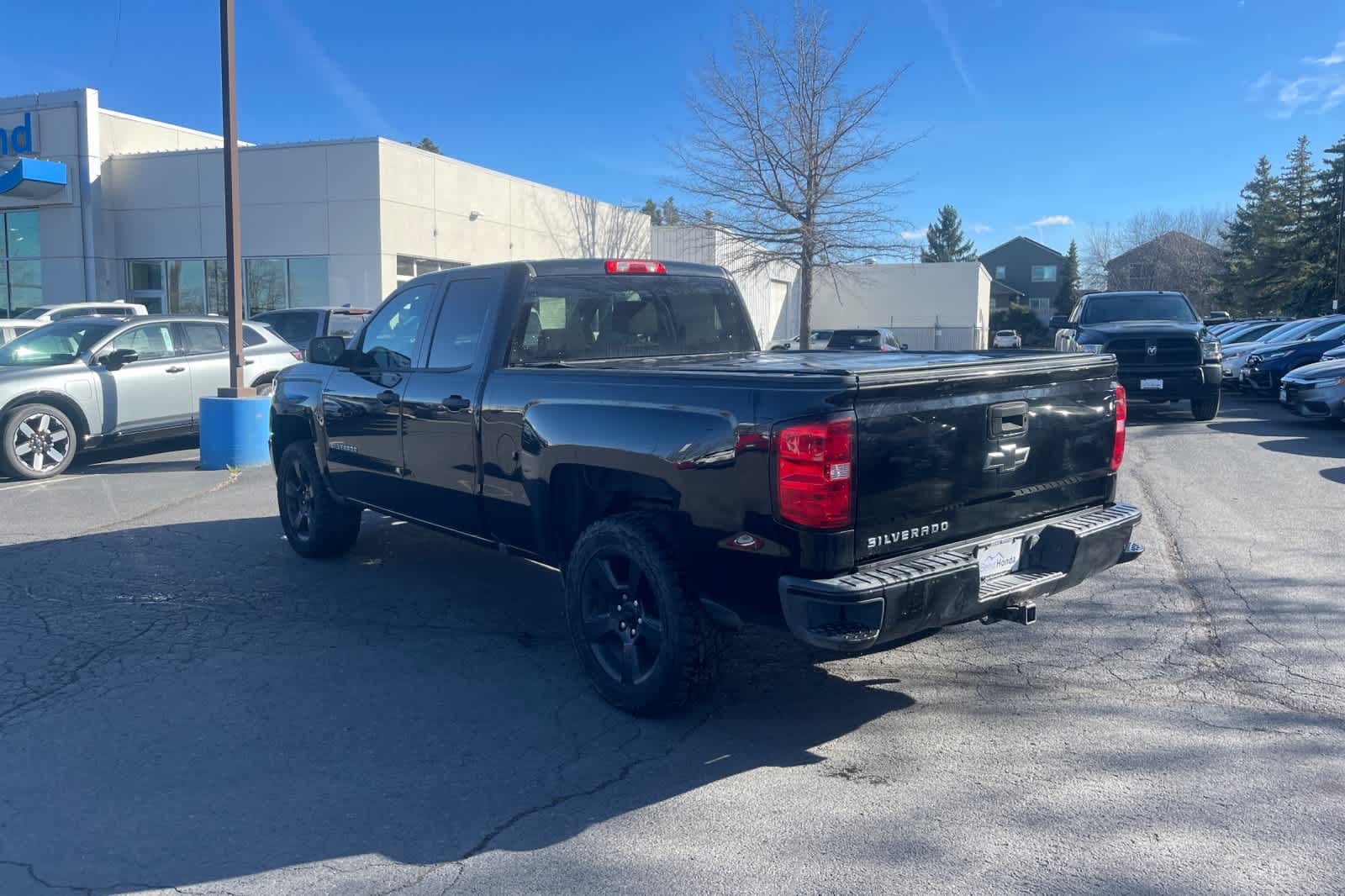 Thumbnail: 2017 Chevrolet Silverado 1500 - 3