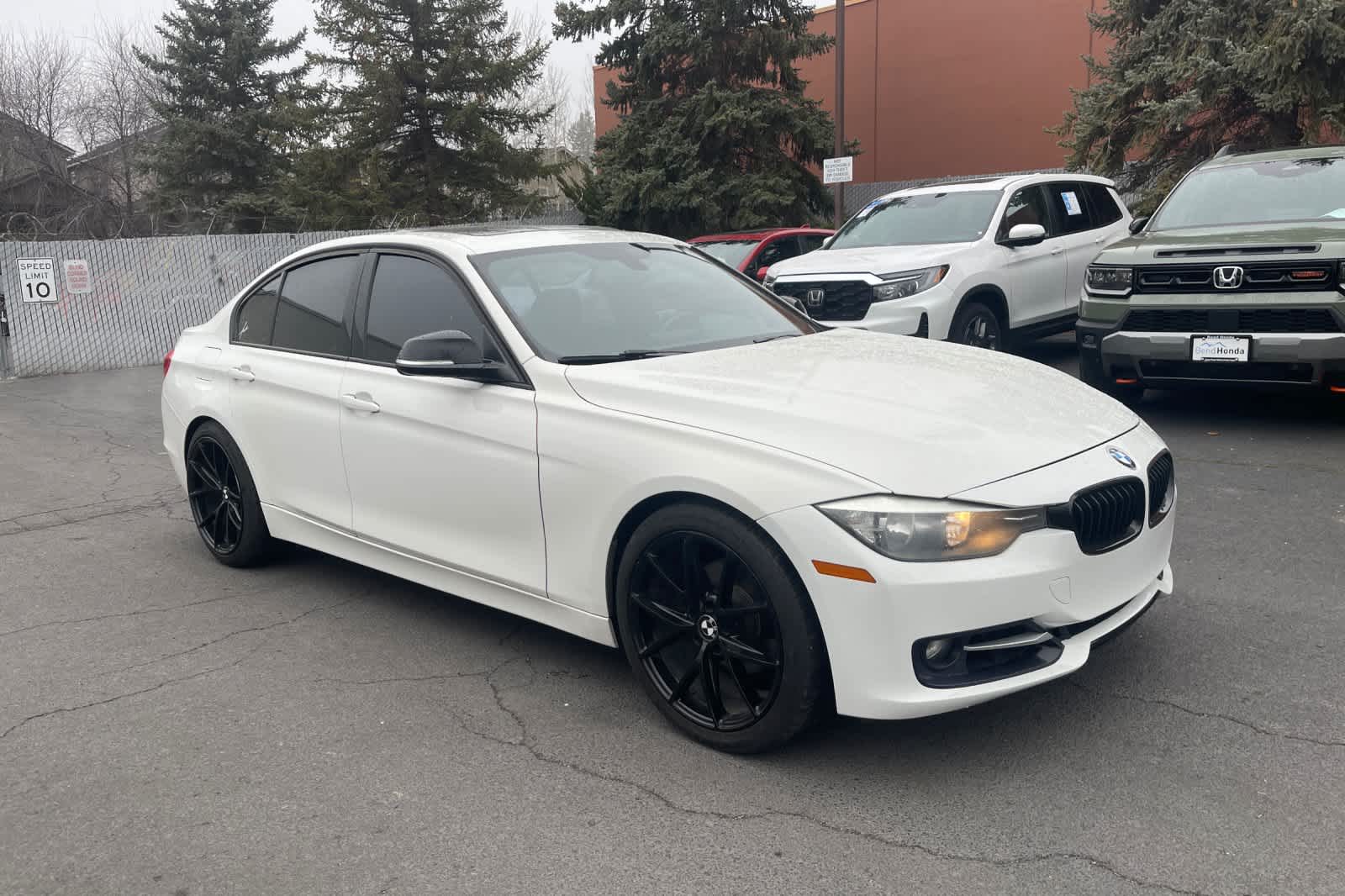 Thumbnail: 2012 BMW 3 Series - 9