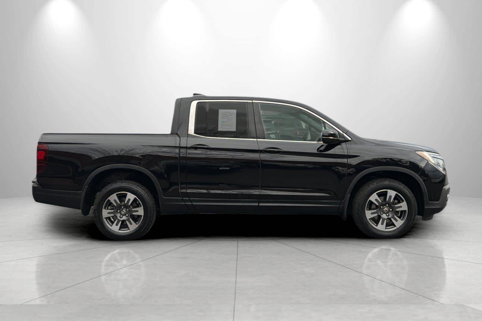 Thumbnail: 2017 Honda Ridgeline - 8