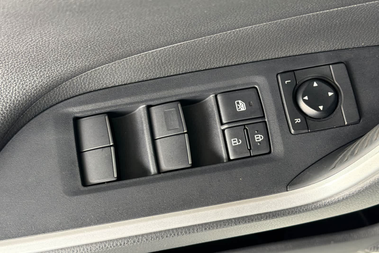 Thumbnail: 2019 Toyota RAV4 - 15