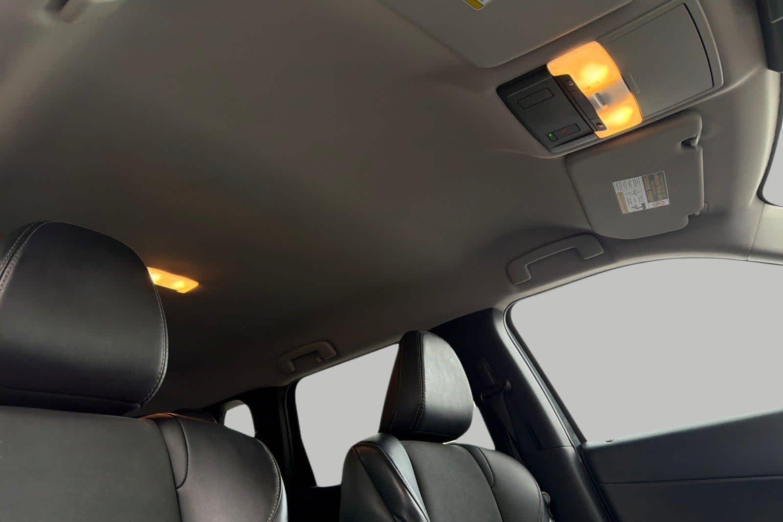 Thumbnail: 2024 Mitsubishi Outlander - 20