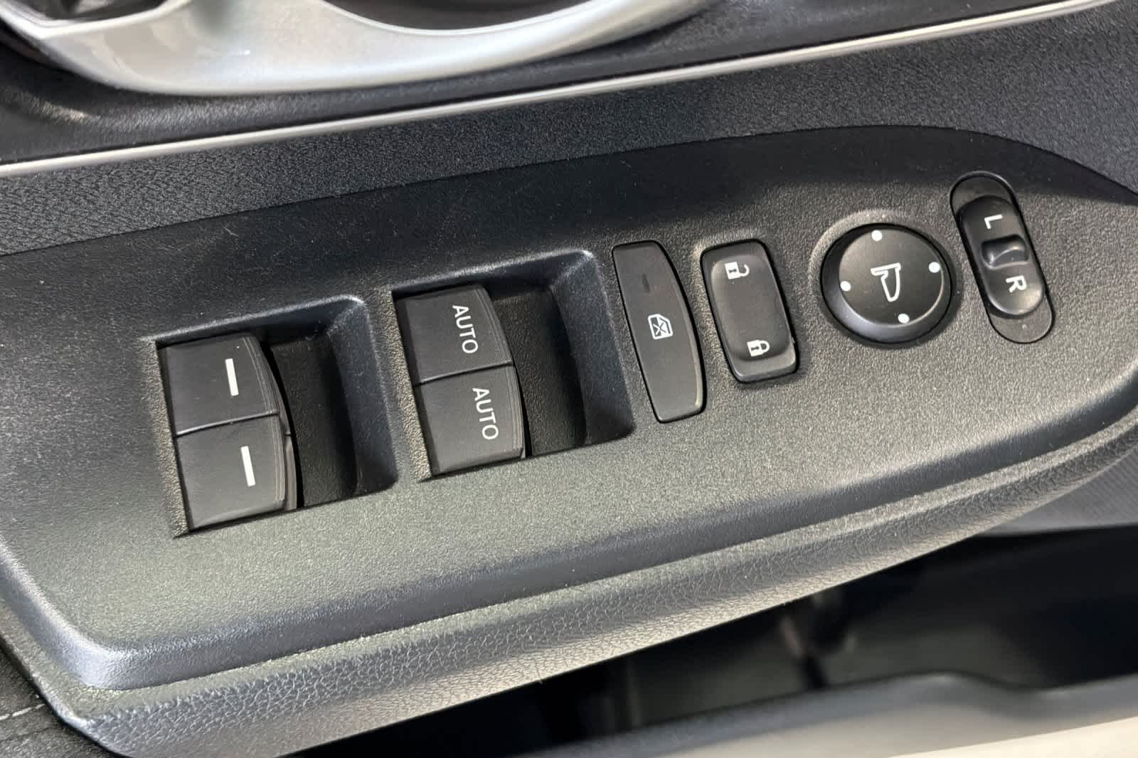 Thumbnail: 2018 Honda CR-V - 15