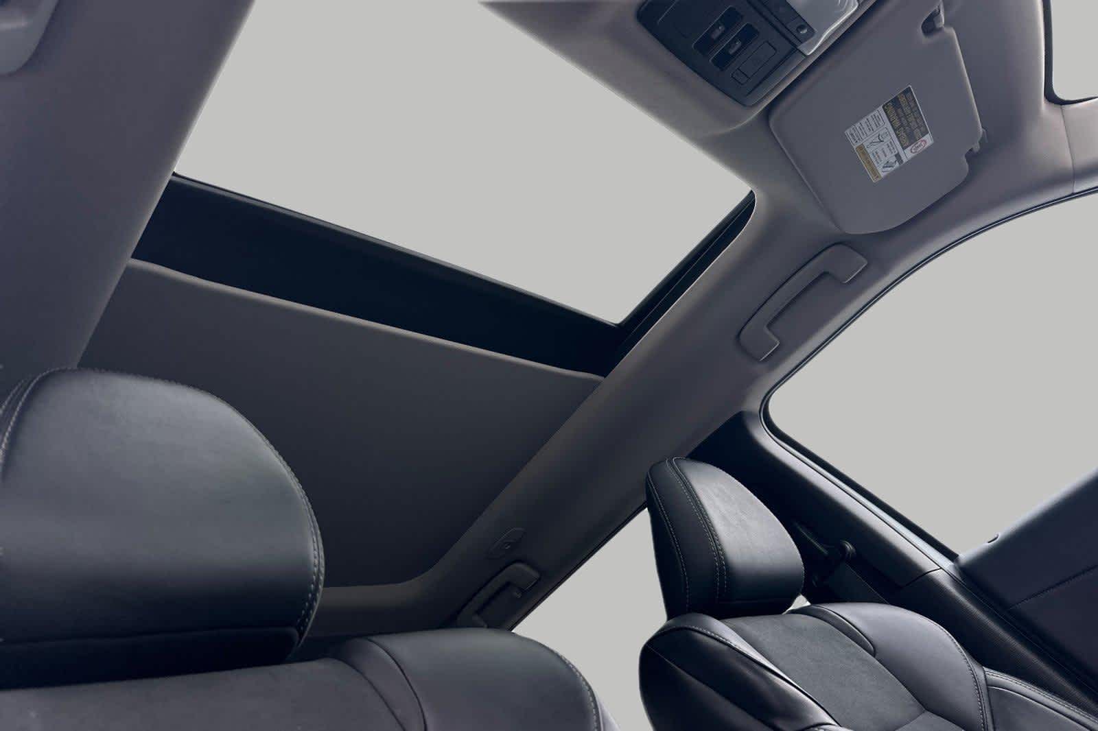 Thumbnail: 2024 Mitsubishi Outlander - 20