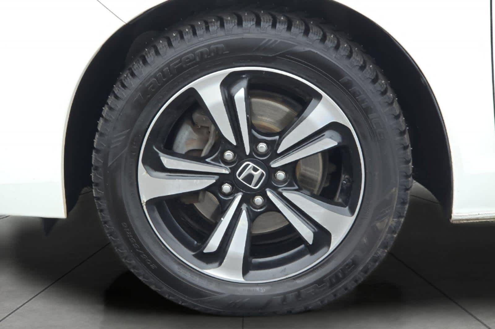 Thumbnail: 2015 Honda Civic - 11