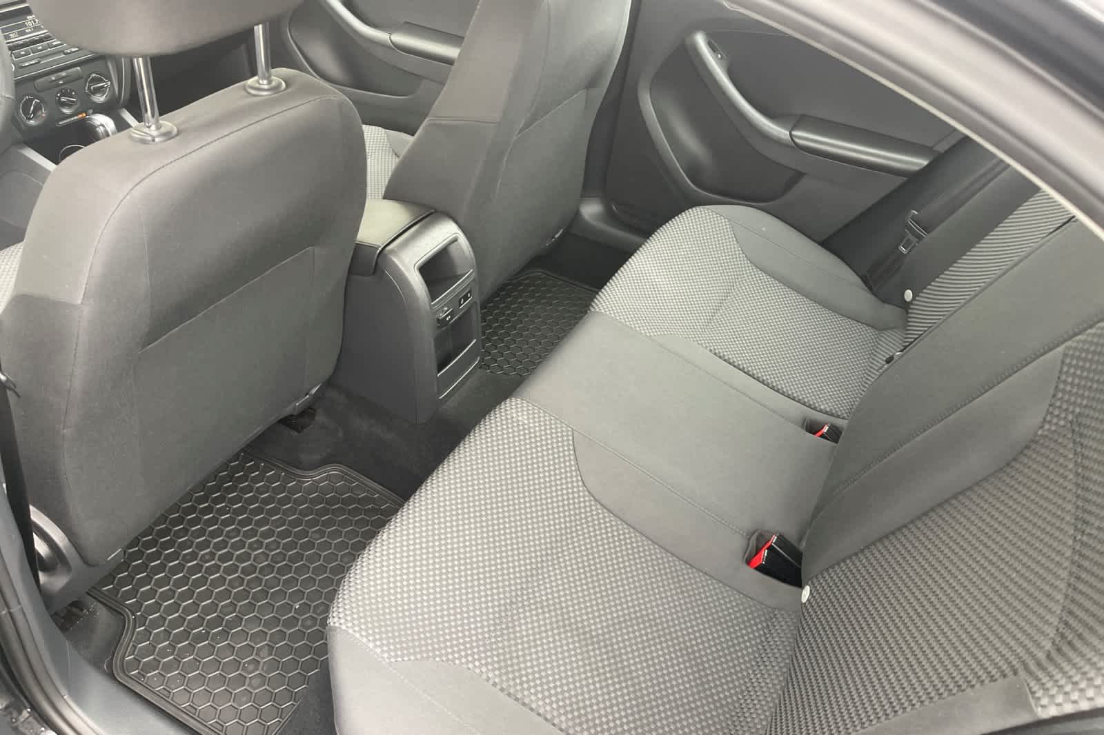 Thumbnail: 2014 Volkswagen Jetta - 4