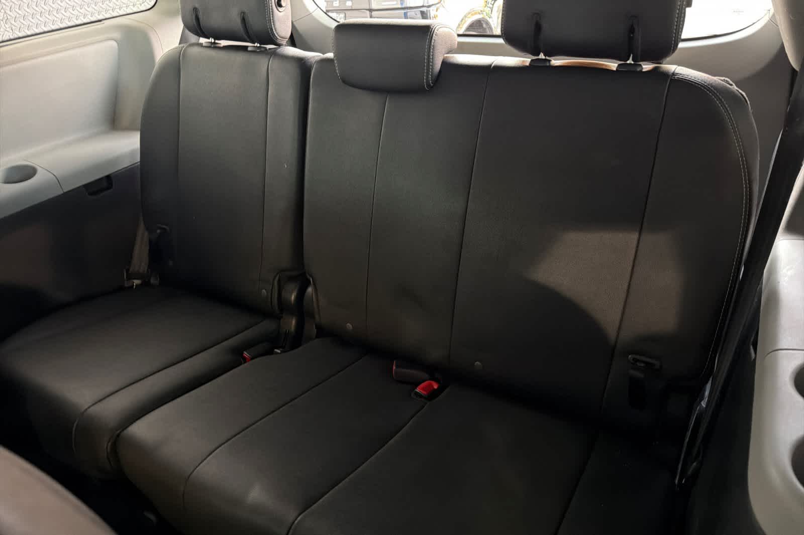 Thumbnail: 2015 Toyota Sienna - 17