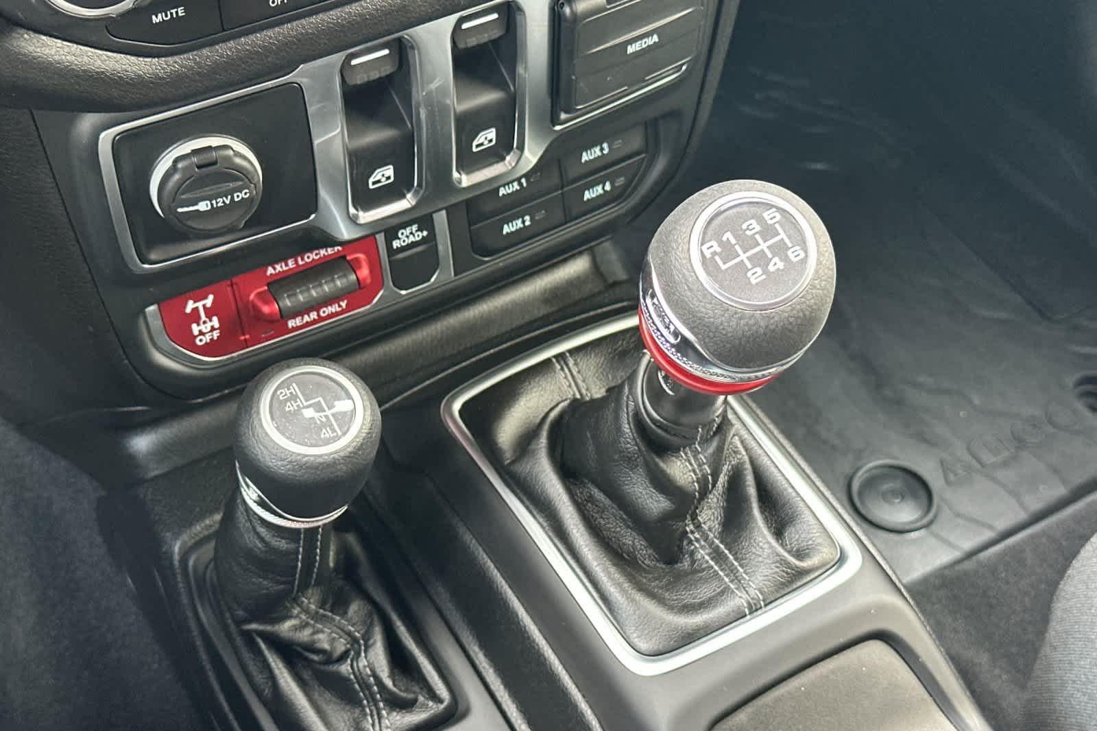 Thumbnail: 2025 Jeep Wrangler - 23