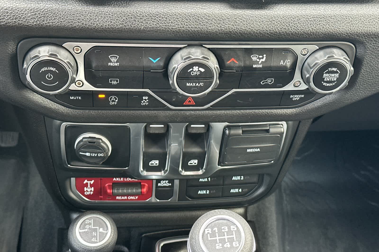 Thumbnail: 2025 Jeep Wrangler - 22