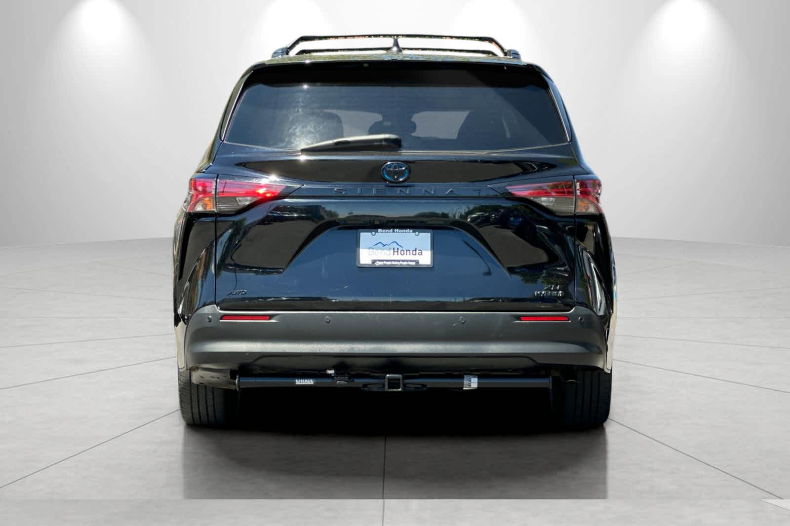 Thumbnail: 2022 Toyota Sienna - 6
