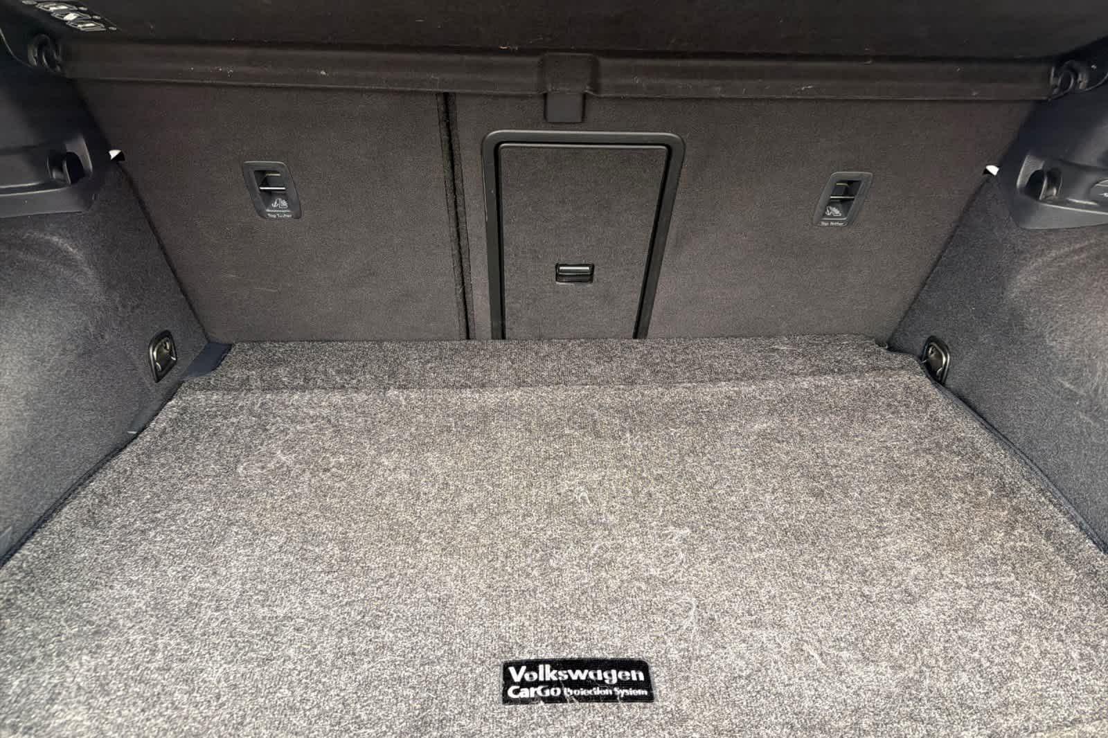 Thumbnail: 2016 Volkswagen Golf - 17