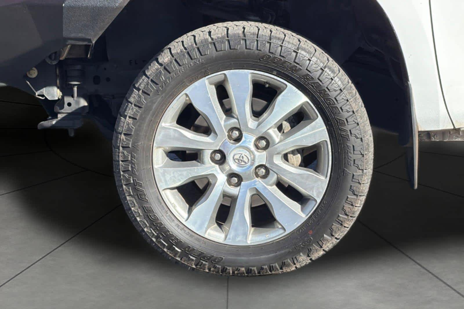 Thumbnail: 2011 Toyota Tundra - 11