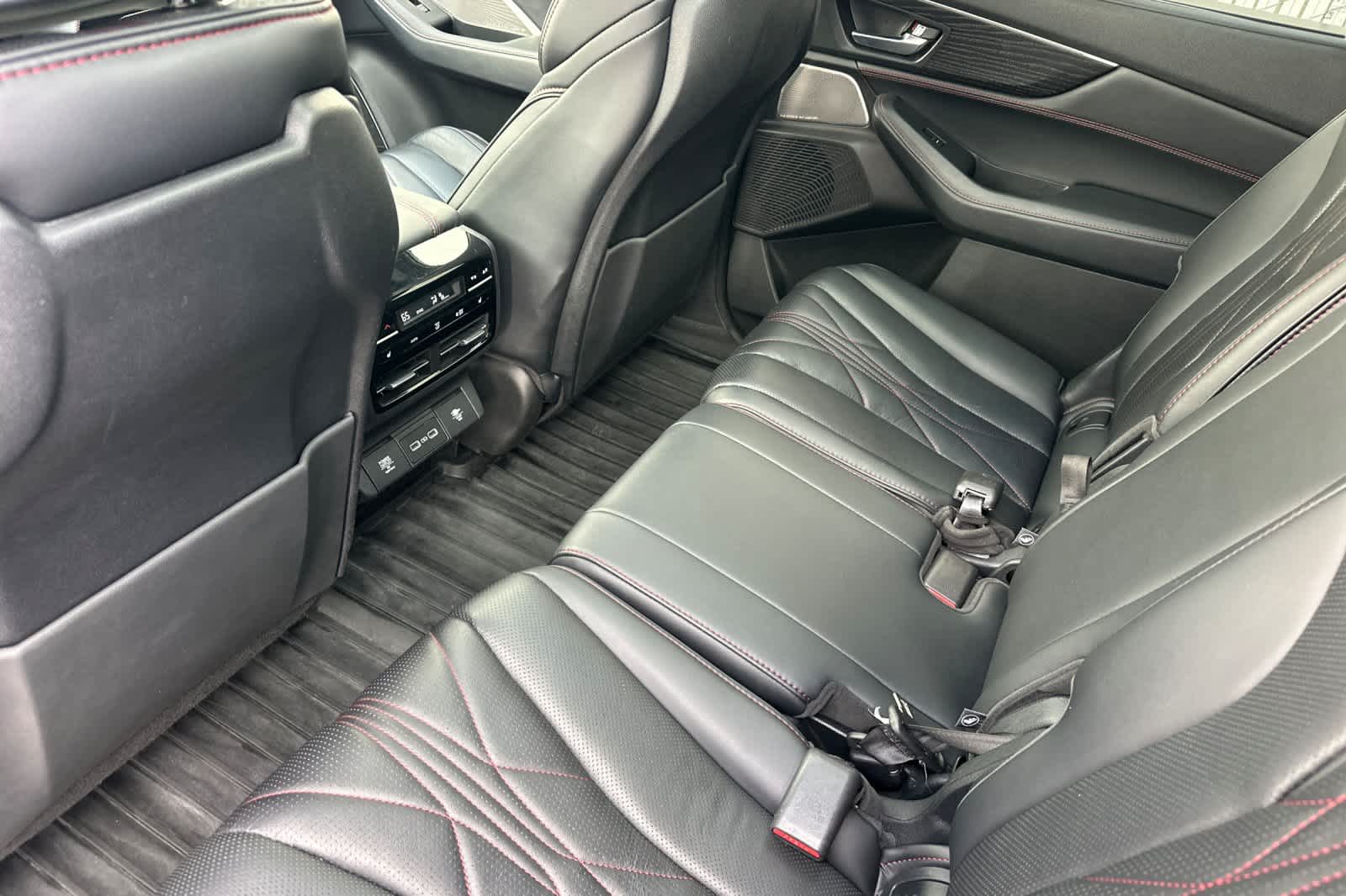 Thumbnail: 2022 Acura MDX - 4