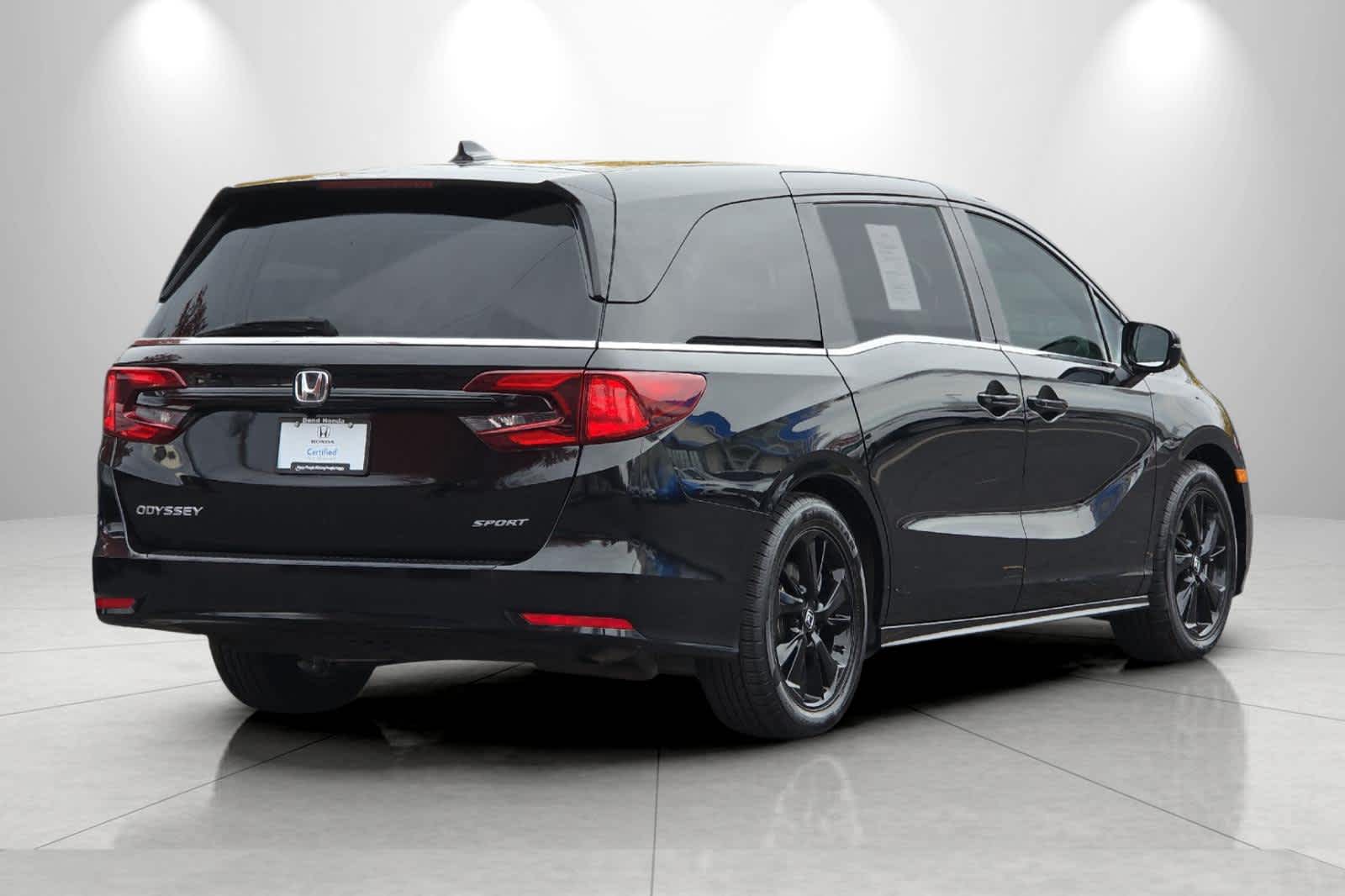 2023 Honda Odyssey Sport photo 2