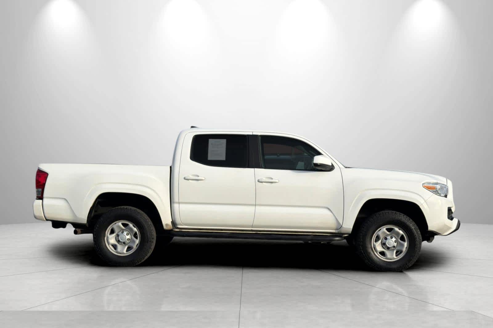 Thumbnail: 2019 Toyota Tacoma - 8