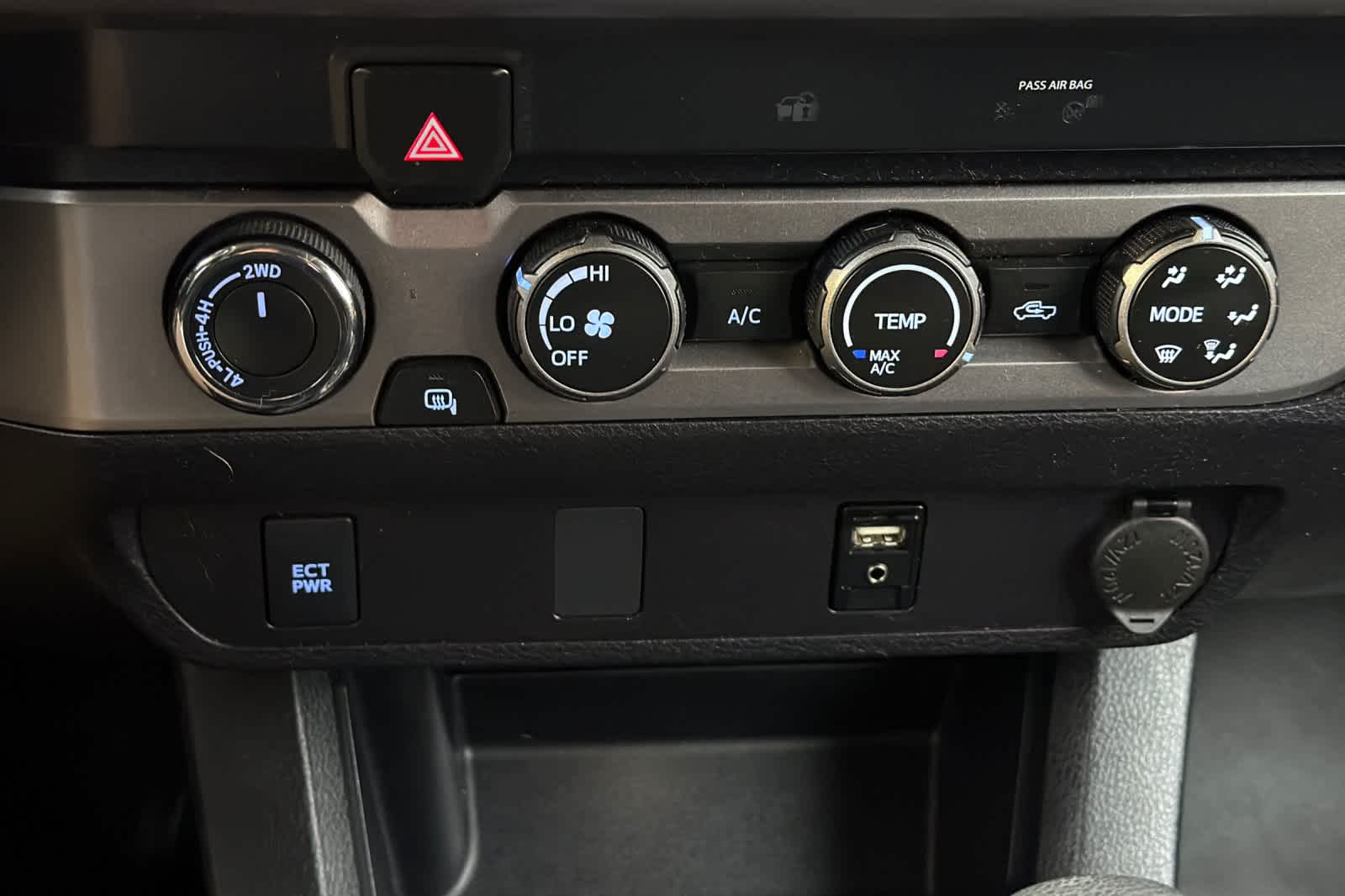 Thumbnail: 2019 Toyota Tacoma - 20