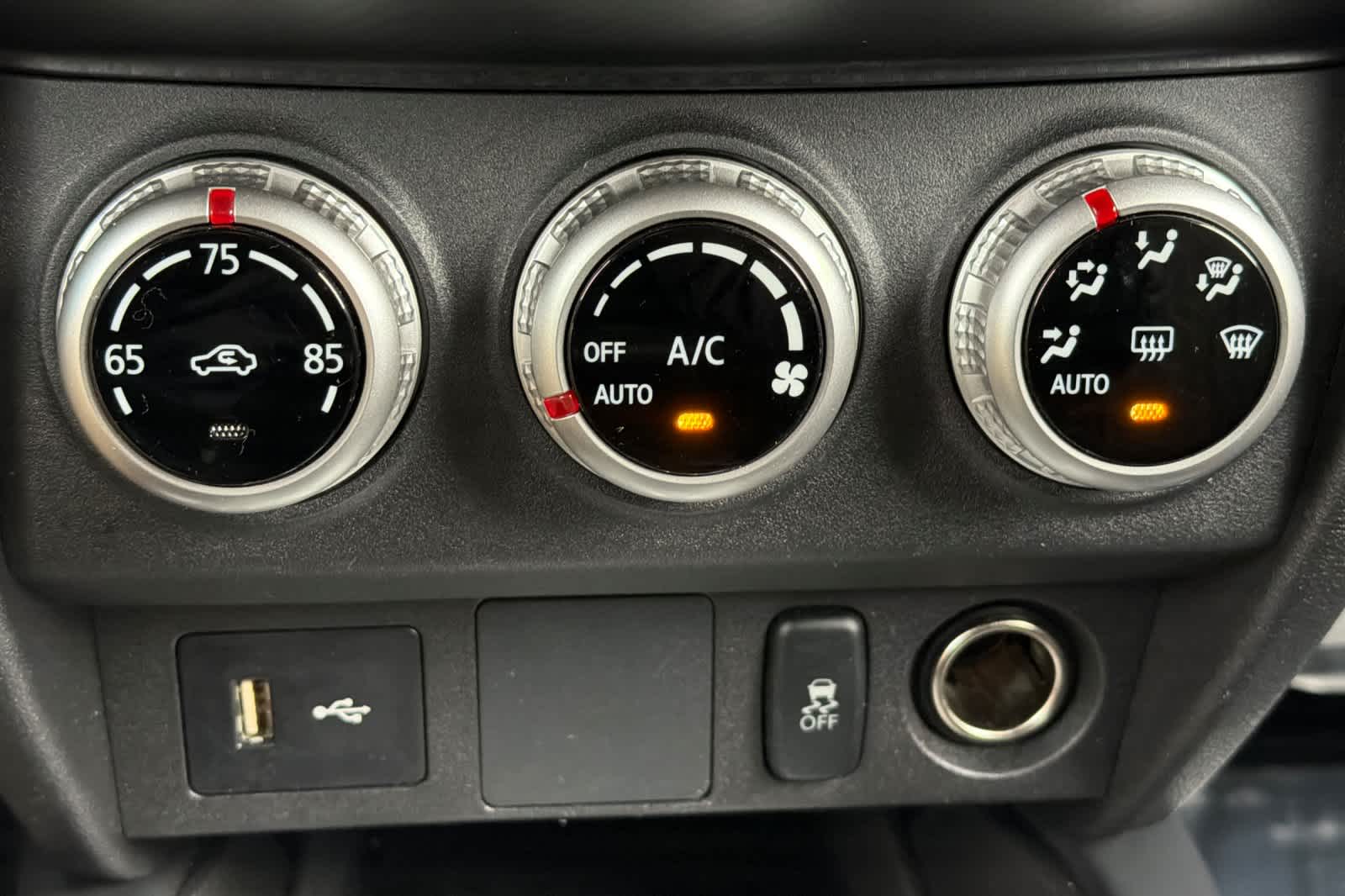 Thumbnail: 2024 Mitsubishi Outlander Sport - 22