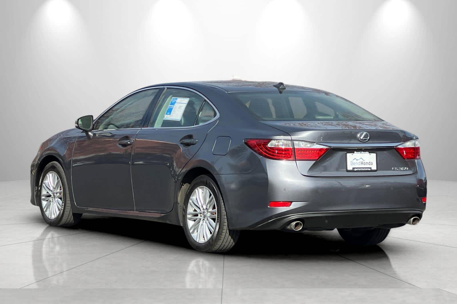 Thumbnail: 2013 Lexus ES - 6