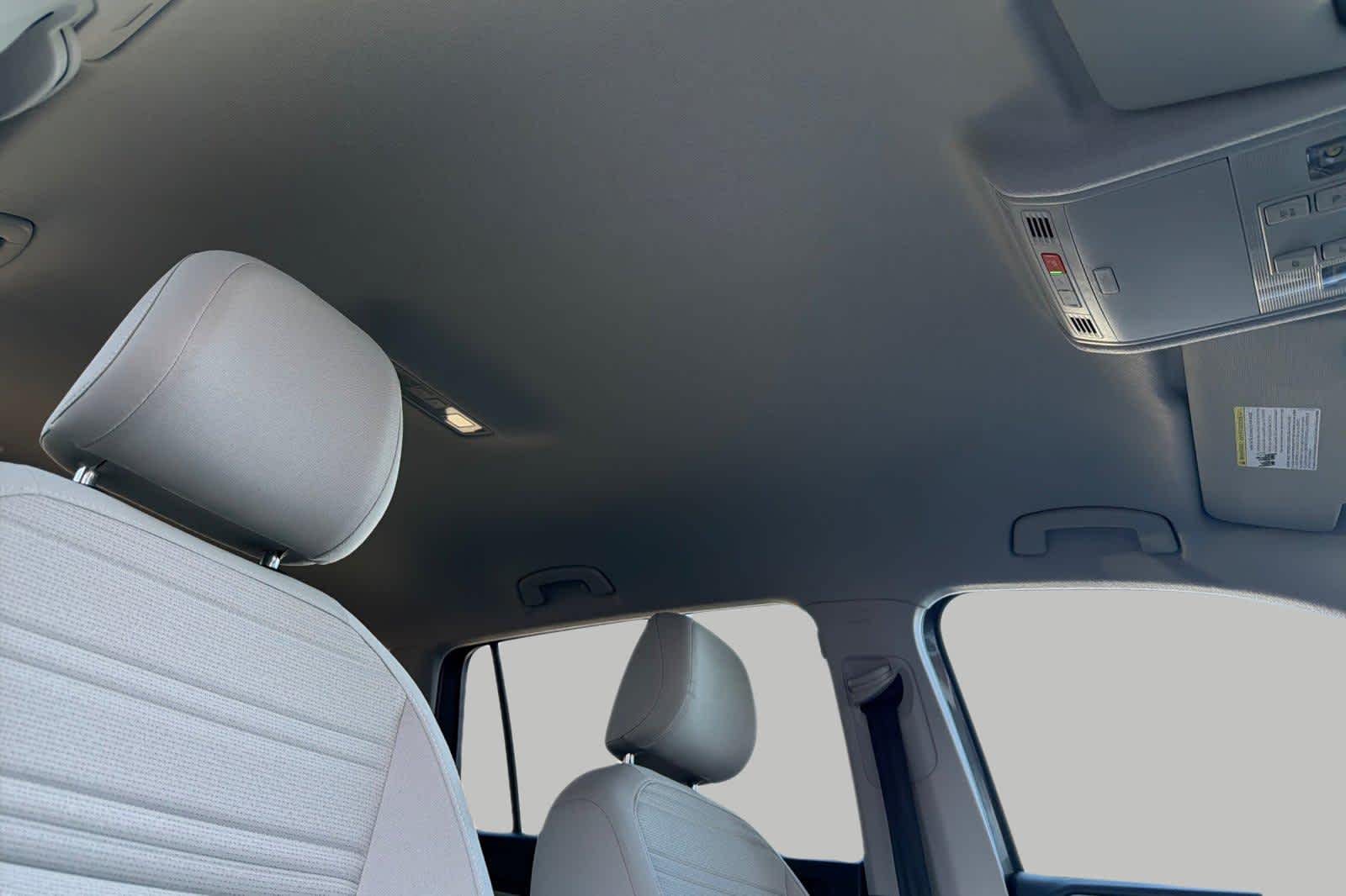 Thumbnail: 2022 Volkswagen Tiguan - 19