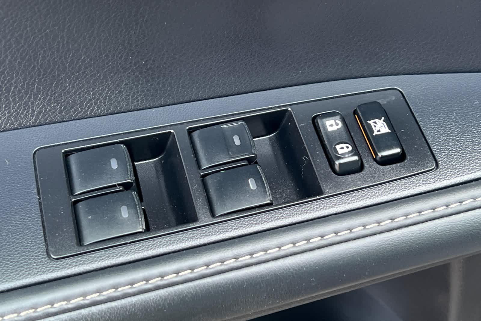 Thumbnail: 2013 Lexus ES - 15